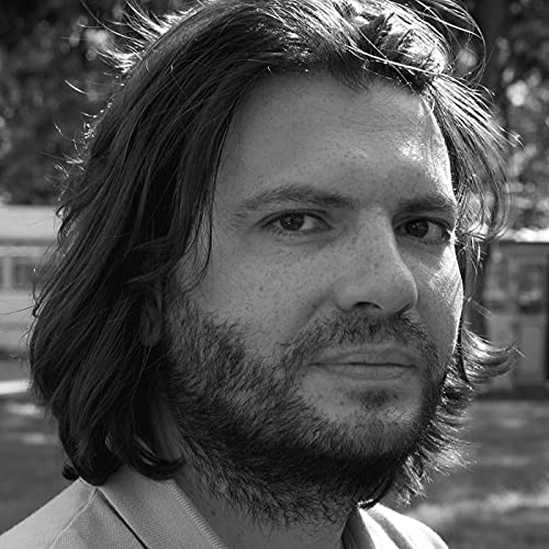 Crítica com Nietzsche e Foucault by Rodrigo Guim