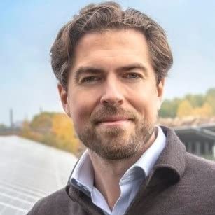 102. Solar Power Purchase Agreements – In conversation with Harald Overholm, Alight by Unknown