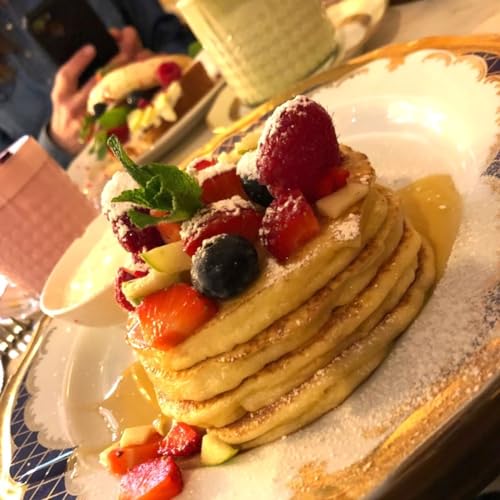 Desayunando en Barcelona by Unknown