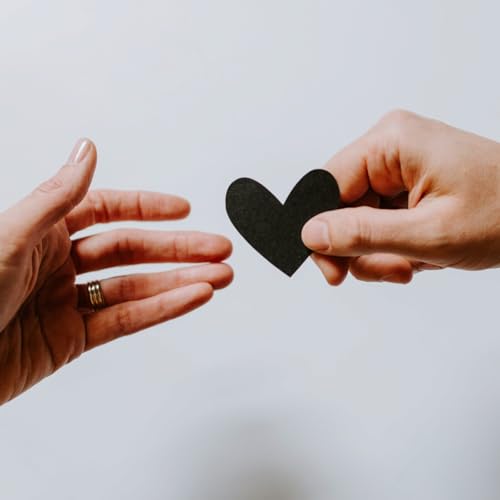 Dans un monde marqué par la violence, la fraternité est-elle devenue un défi ? by Unknown