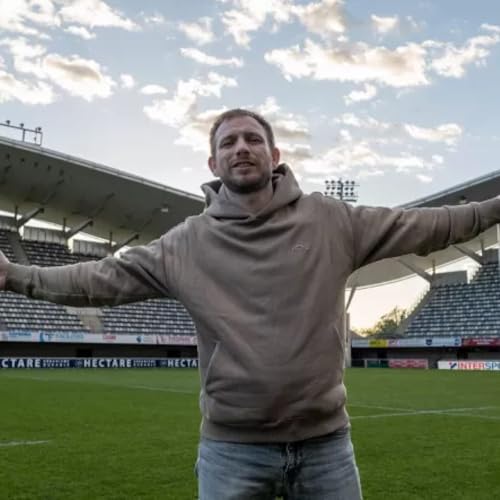 "Certains viennent trouver du réconfort avant la compétition", entretien avec Joël Thibault, aumônier des champions et pasteur protestant by Unknown