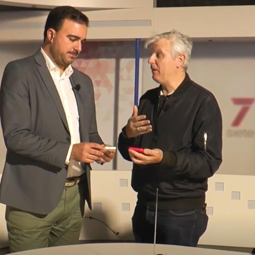 Voces del Misterio 7tv: Investigaciones, Entidad oscura en la mansión de las pinturas, Investigación plató de televisión by Unknown