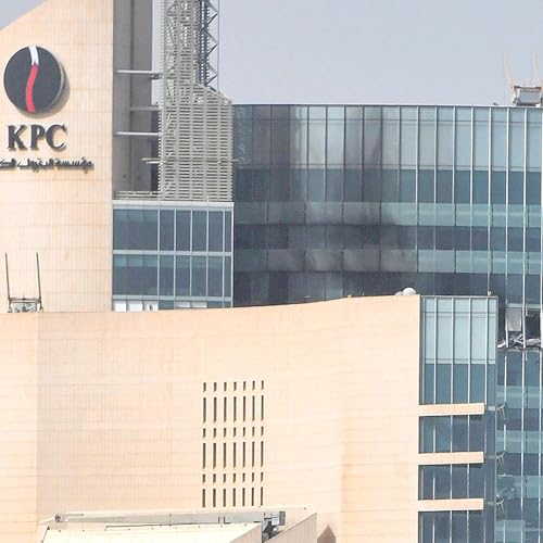 Drone strike hits Kuwaiti oil facilities, sparking fires by Unknown