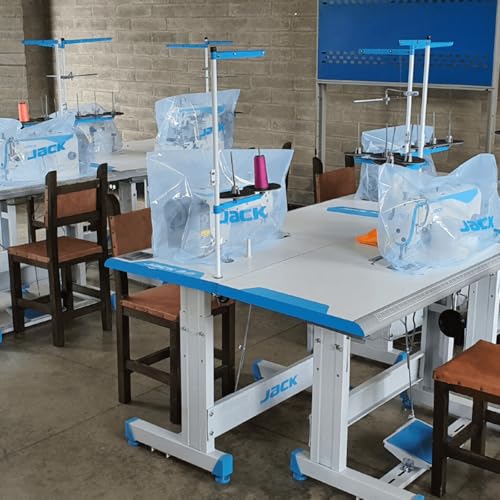 En Anorí 80 mujeres se capacitan para emprender en el sector textil by Unknown